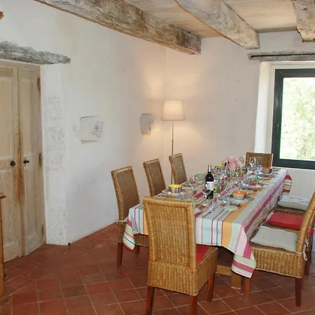 Сasa de vacaciones Le Chateau De Pervinquieres
